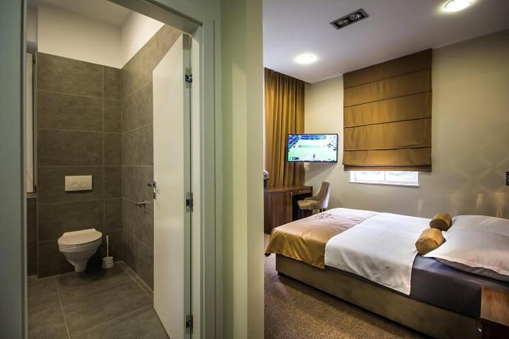 Central Luxury Rooms Омиш Экстерьер фото