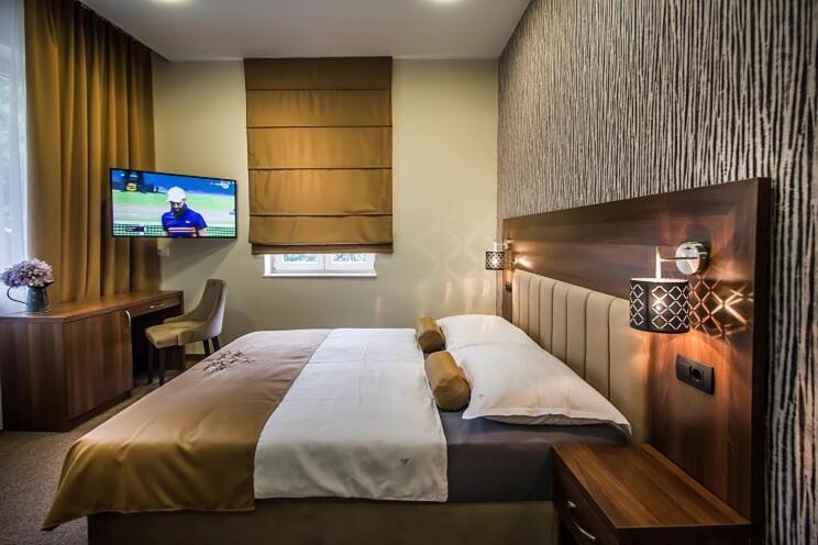 Central Luxury Rooms Омиш Экстерьер фото